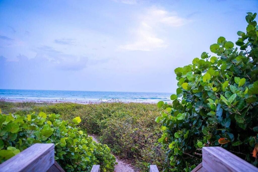 Beach House W/Putting Green/Game Rm/Rooftop Deck Cocoa Beach Exterior photo